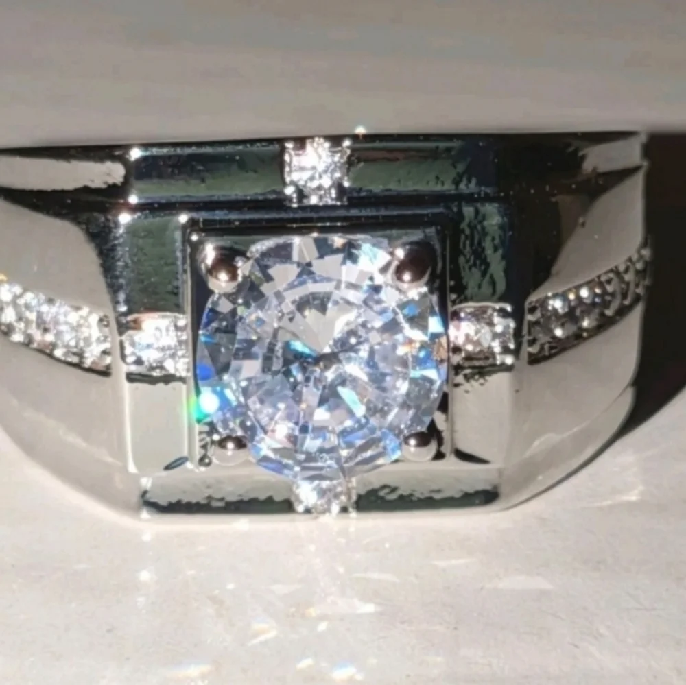Elegant Unisex Silver Ring with Clear Gemstone Sz 9